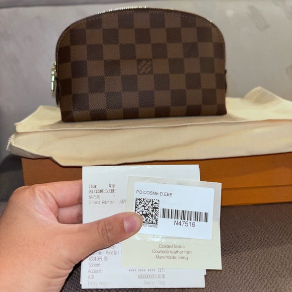 Louis Vuitton Cosmetic Pouch PM - Picture 8 of 8